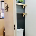 Charming - Private Parking, Balcony