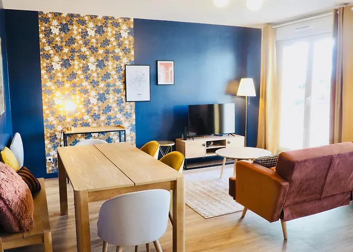 Charming - Private Parking, Balcony Appartement