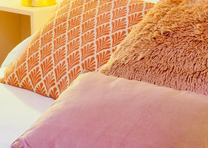 Charming - Private Parking, Balcony Appartement *