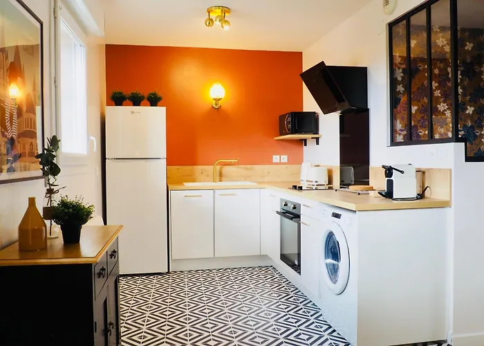 Appartement Charming - Private Parking, Balcony