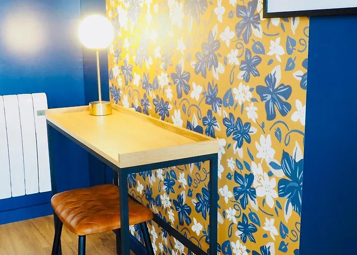 Charming - Private Parking, Balcony דירה *